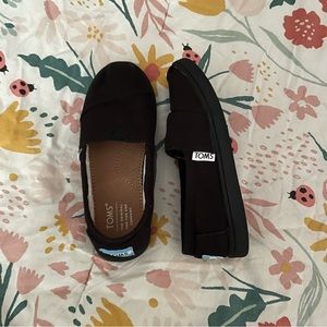Kids toddler TOMS size 12